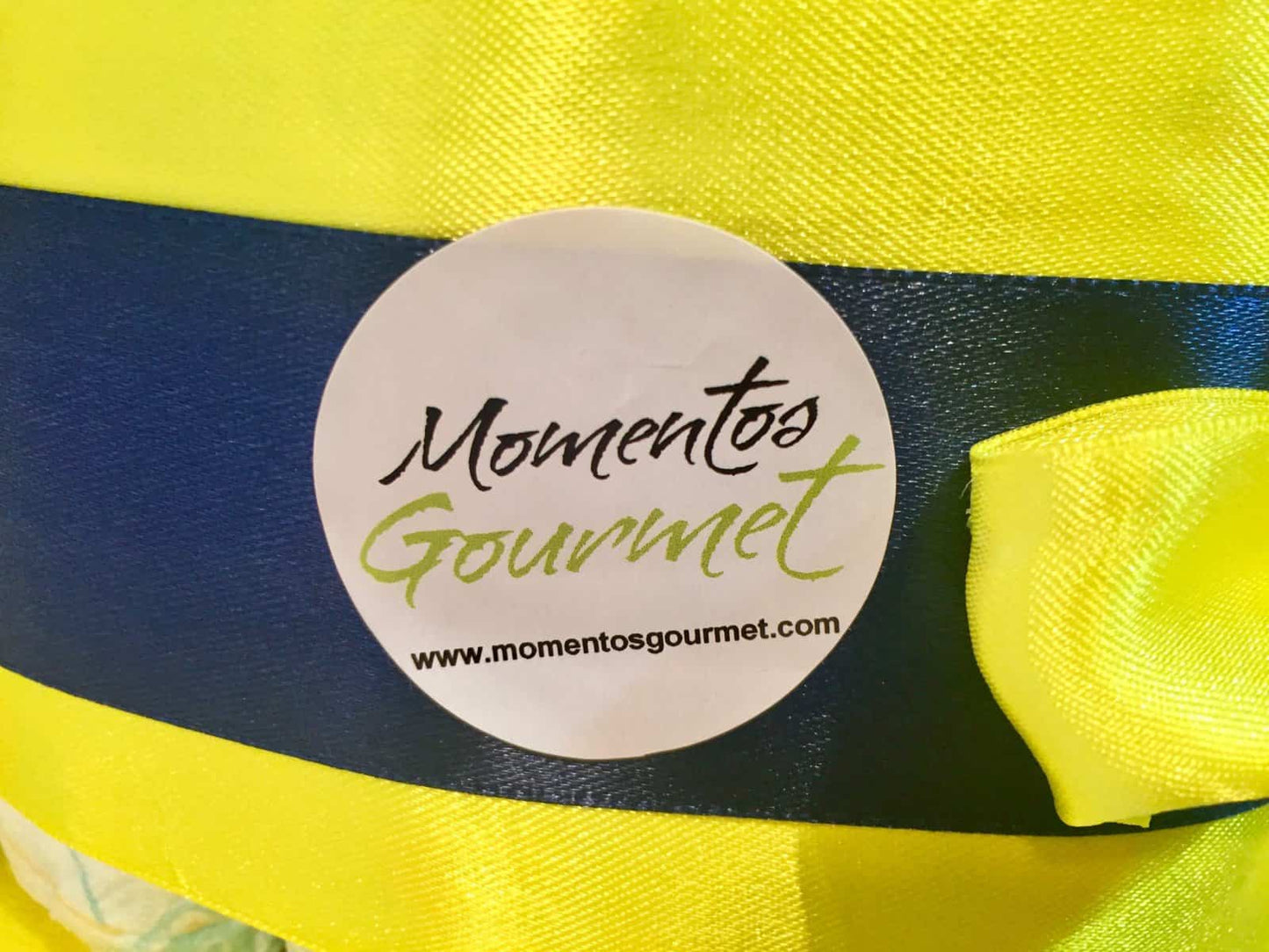 Logo-Amarillo-Negro-MomentosGourmet