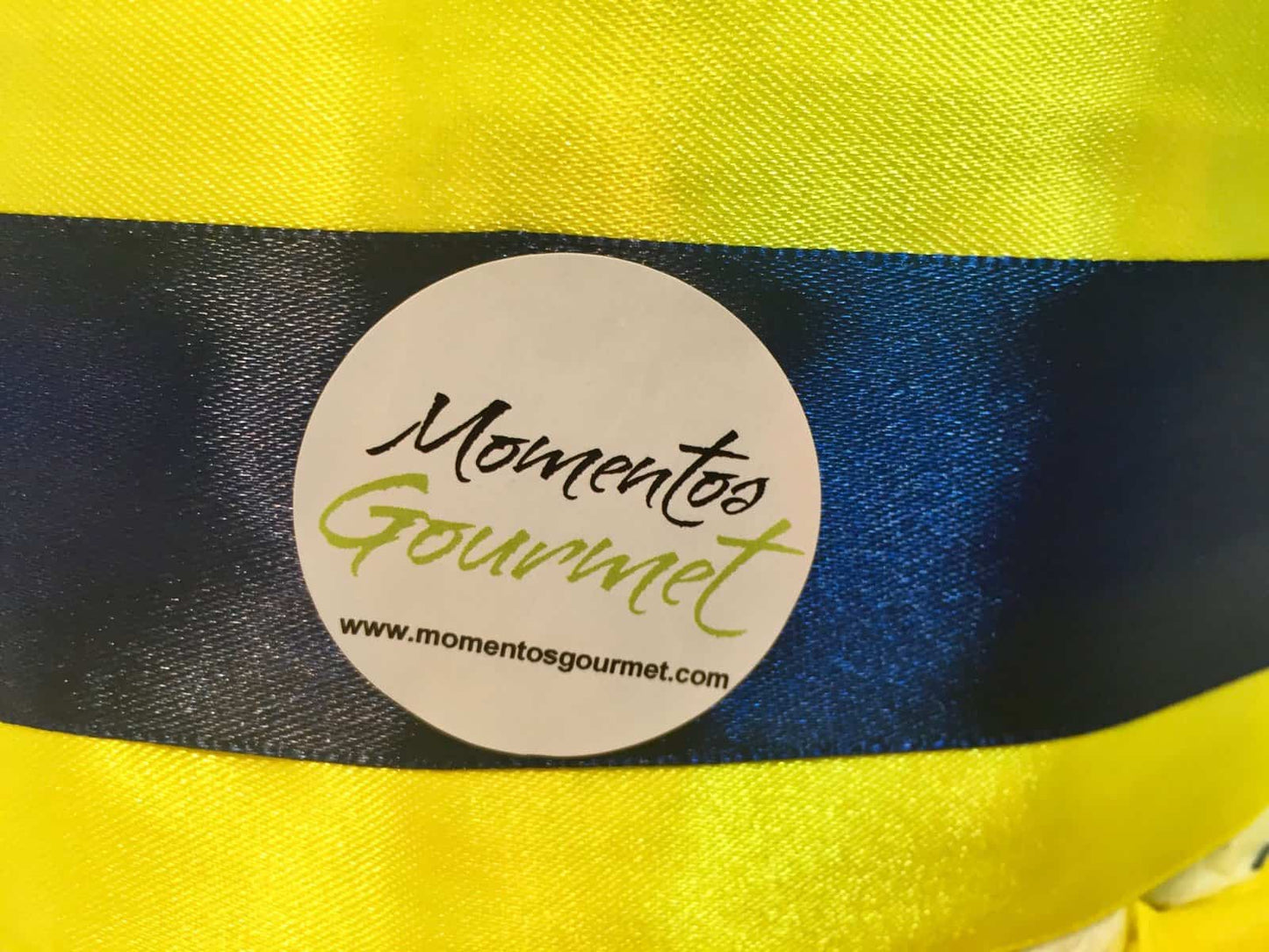 Logo-MomentosGourmet-amarillo-azul