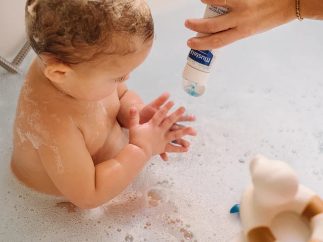 bano-espuma-para-bebes-con-babygel-mustela